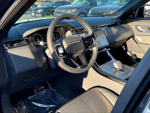 New 2025 Land Rover Range Rover Velar Dynamic SE image 8