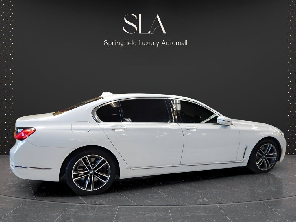 Used 2021 BMW 750i xDrive w/ Executive Package AWD/4WD image 8