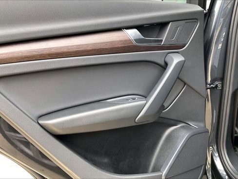 Used 2025 Audi Q5 2.0T Premium image 19