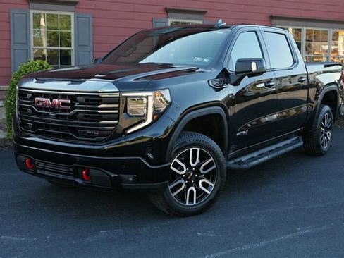 Used 2022 GMC Sierra 1500 AT4 w/ AT4 Premium Package AWD/4WD image 1