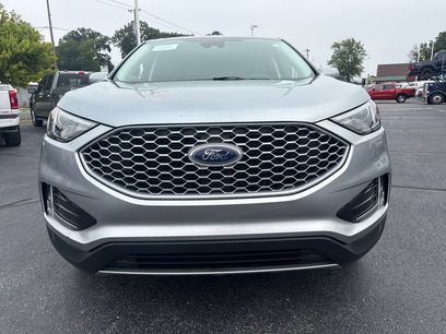 Used 2024 Ford Edge SEL w/ Convenience Package