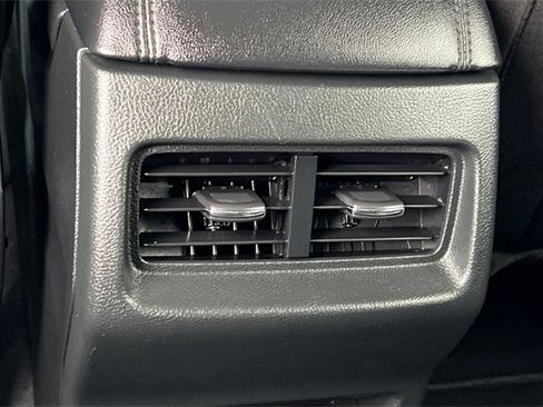 Used 2024 Ford Edge SE w/ Black Appearance Package image 17