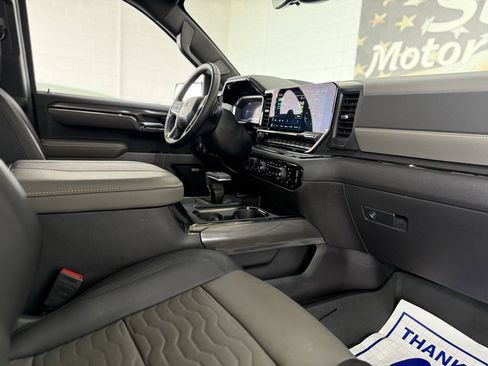 Used 2024 Chevrolet Silverado 1500 ZR2 w/ Technology Package image 60