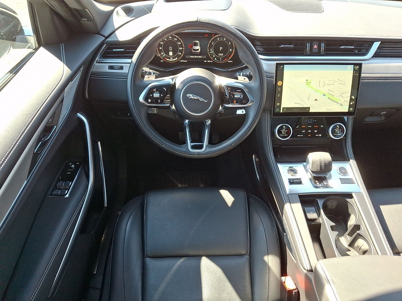 Used 2026 Jaguar F-PACE R-Dynamic S AWD/4WD image 4