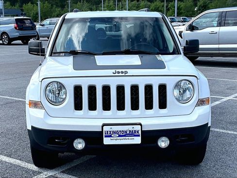 Used 2017 Jeep Patriot Sport w/ Power Value Group AWD/4WD image 2