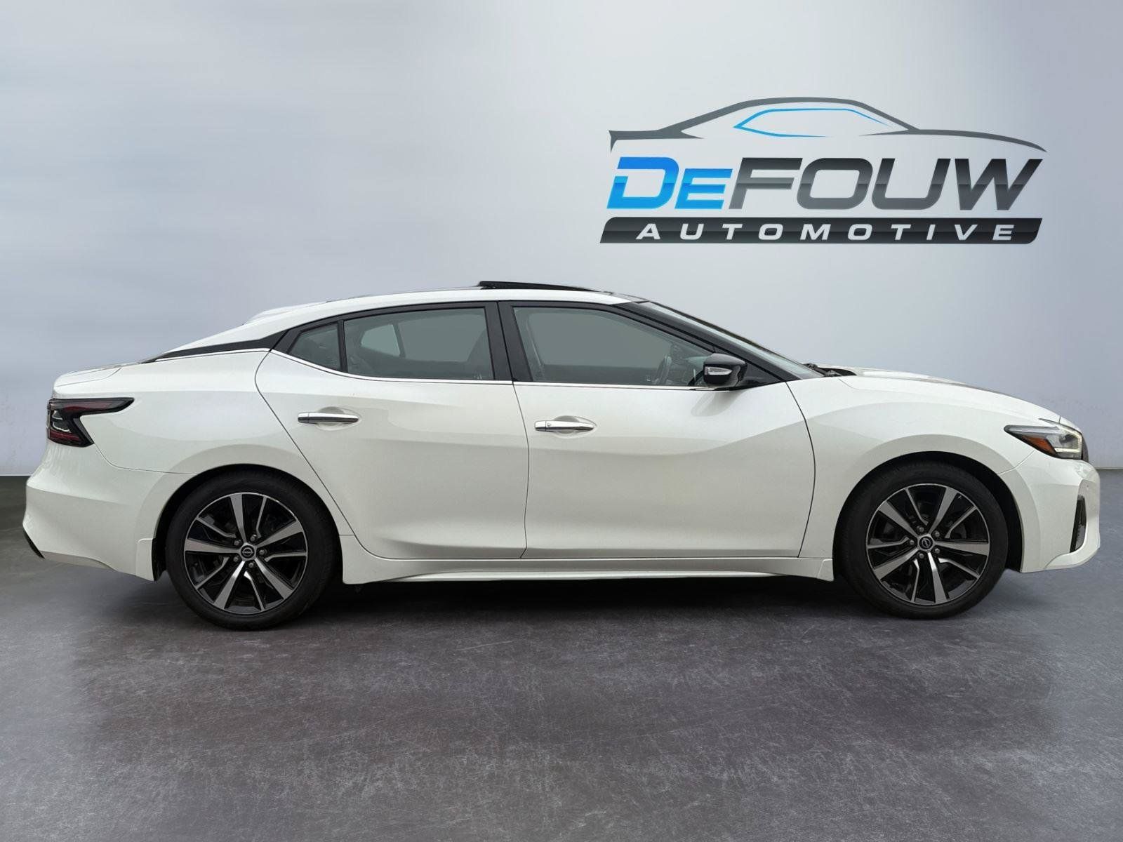 Used 2023 Nissan Maxima SL FWD image 2