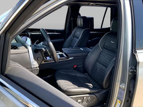 Used 2025 Cadillac Escalade Premium Luxury Platinum w/ LPO, Floor Liner Package AWD/4WD image 7