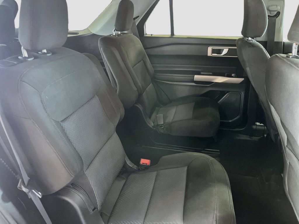 Used 2023 Ford Explorer XLT w/ Class IV Trailer Tow Package AWD/4WD image 27