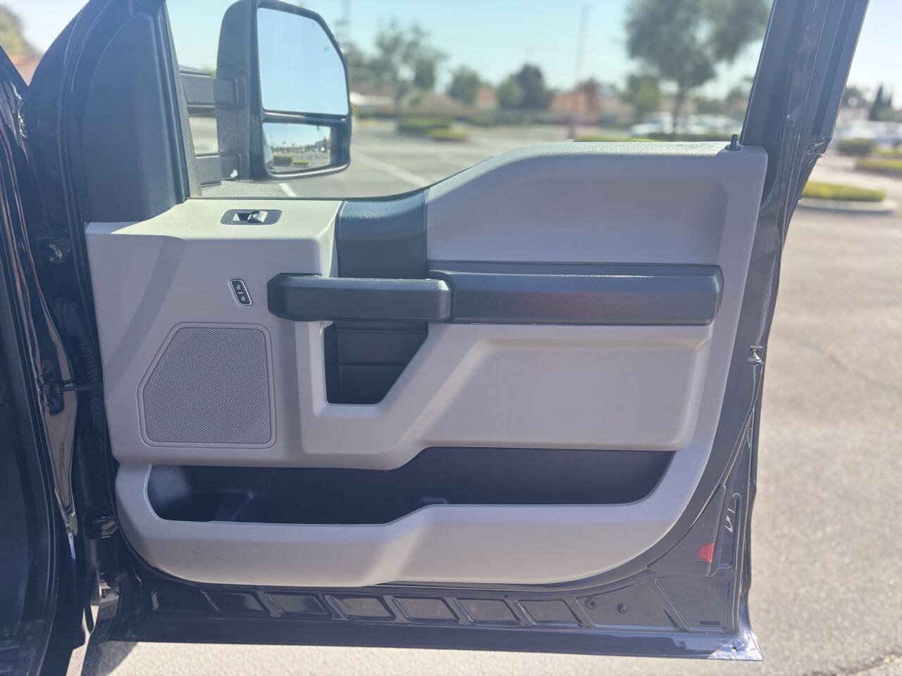 Used 2021 Ford F250 XL w/ Power Equipment Group RWD image 24