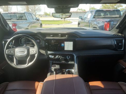 Used 2025 GMC Sierra 1500 Denali Ultimate image 6