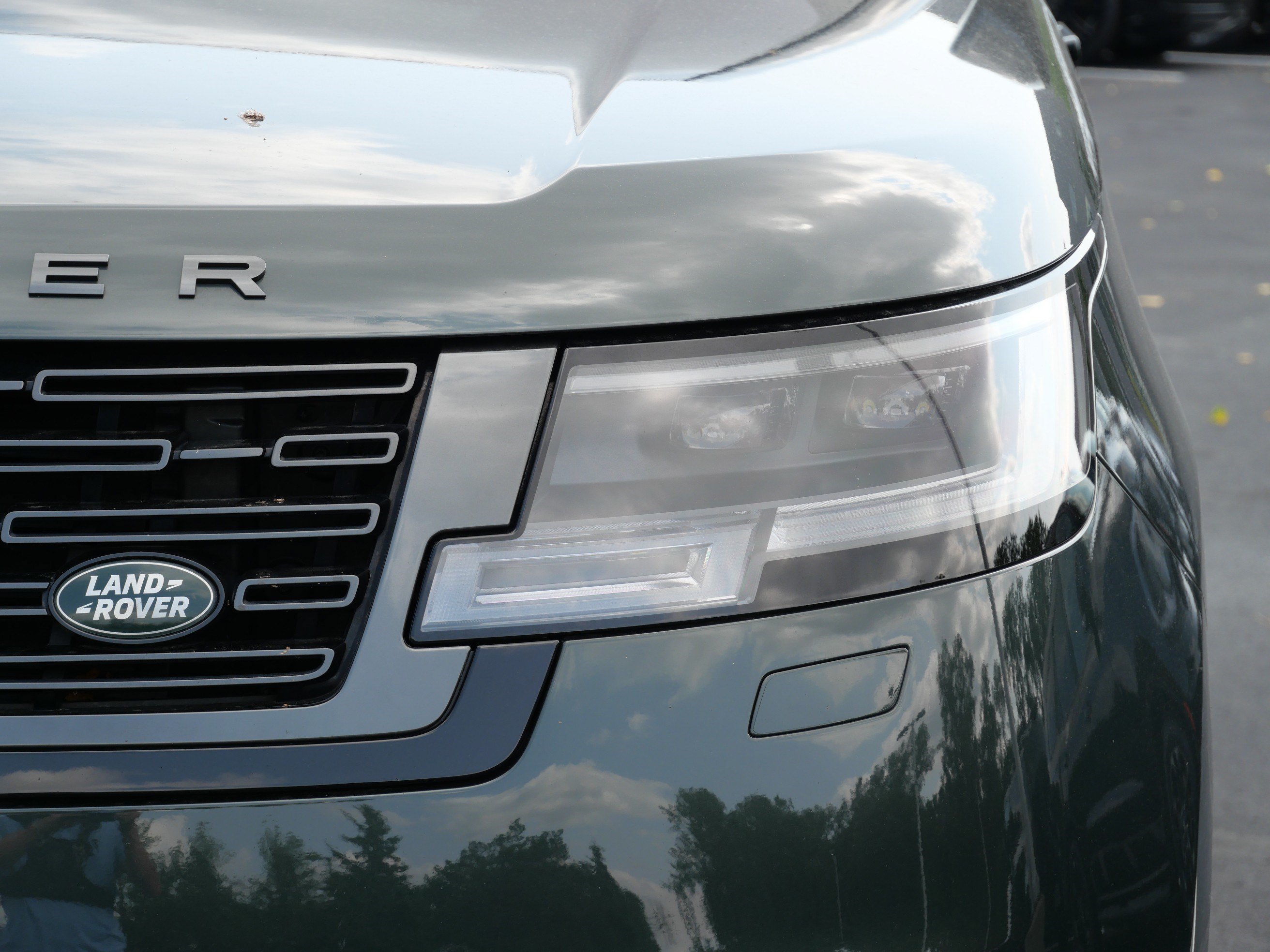 Certified 2023 Land Rover Range Rover Long Wheelbase SE AWD/4WD image 9