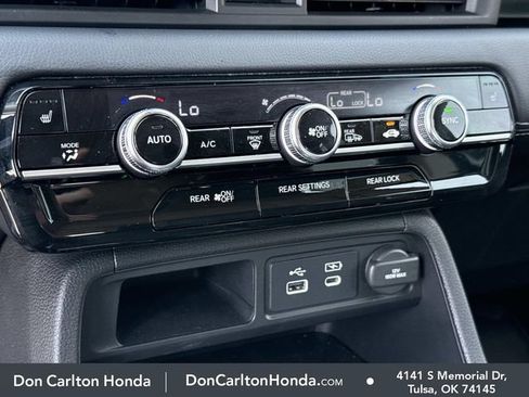 Used 2025 Honda Pilot Touring image 24