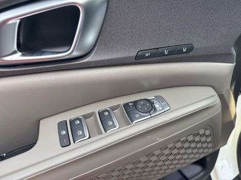 New 2026 Kia Carnival EX FWD image 30
