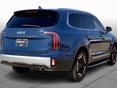 Used 2024 Kia Telluride EX w/ EX Captain's Chair Package image 13
