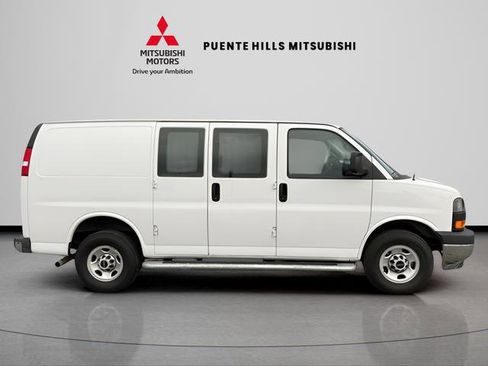 Used 2024 GMC Savana 2500 w/ Driver Convenience Package image 4