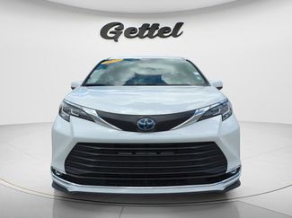 Used 2022 Toyota Sienna XLE FWD video 2