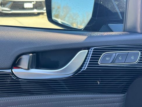 Used 2023 Hyundai Palisade Calligraphy image 29