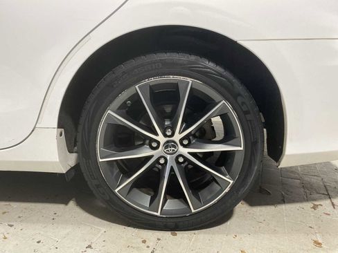 Used 2015 Toyota Camry XSE image 8