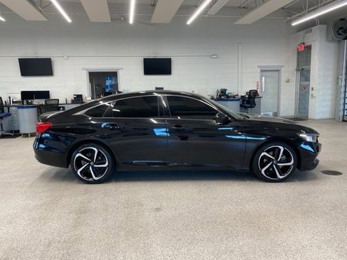 Used 2022 Honda Accord Sport image 4