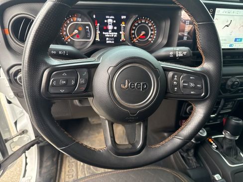 Used 2024 Jeep Gladiator Mojave w/ Convenience Group AWD/4WD image 12