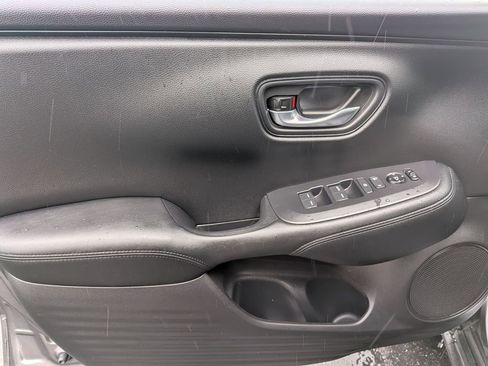 Used 2025 Honda HR-V LX image 11