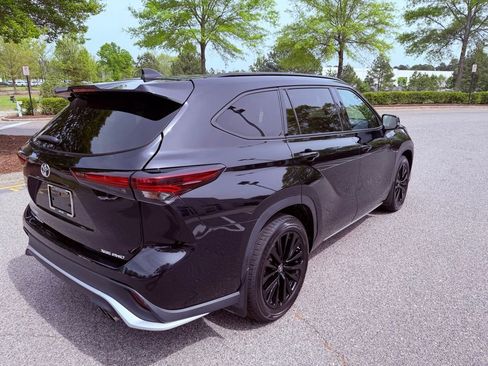 Used 2024 Toyota Highlander XSE image 14