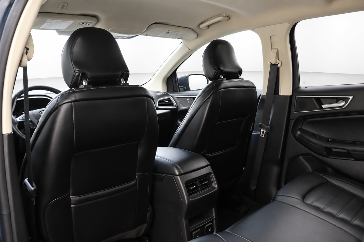 Used 2019 Ford Edge SEL w/ Equipment Group 201A FWD image 18