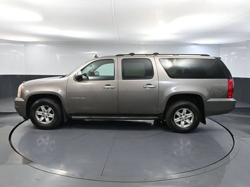 Used 2012 GMC Yukon XL SLT w/ SLT-2 Equipment Package AWD/4WD image 9