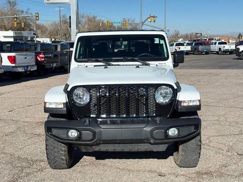 Used 2023 Jeep Gladiator Willys image 8