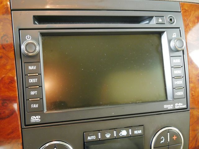 Used 2011 Chevrolet Suburban LTZ AWD/4WD image 28