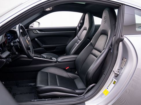 Used 2020 Porsche 911 Carrera S w/ Premium Package RWD image 5