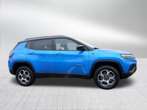 Used 2022 Jeep Compass Trailhawk w/ Trailhawk Elite Group image 2