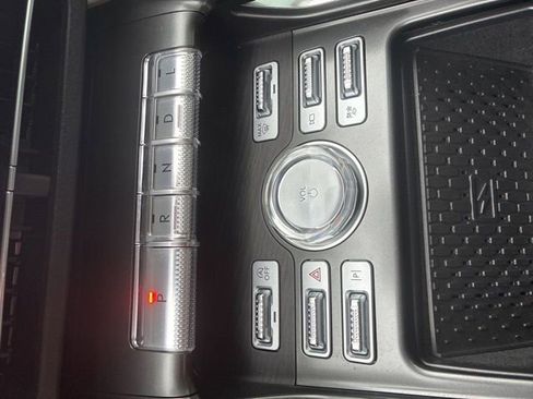 Used 2025 Lincoln Nautilus Reserve AWD/4WD image 19
