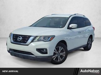 Used 2018 Nissan Pathfinder SL video 1
