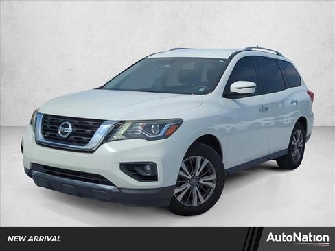 Used 2018 Nissan Pathfinder SL image 1