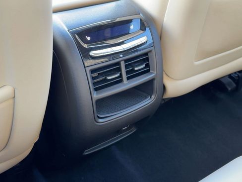 Used 2019 Cadillac XT5 Premium Luxury image 28