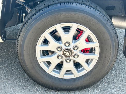 Used 2025 Toyota Tacoma SR5 AWD/4WD image 11