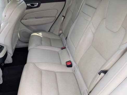 Used 2018 Volvo XC60 T6 Inscription w/ Luxury Seat Package AWD/4WD image 12