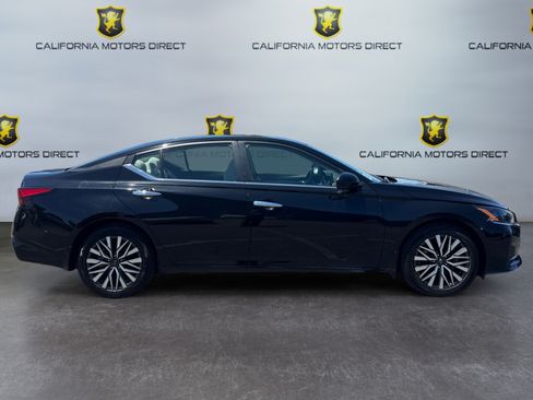 Used 2023 Nissan Altima 2.5 SV w/ SV Premium Package FWD image 6
