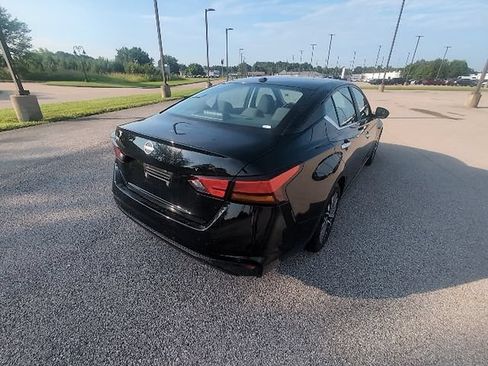 Used 2025 Nissan Altima 2.5 SV FWD image 5