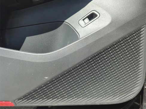 Used 2025 Volkswagen Atlas Cross Sport SEL Premium R-Line image 27