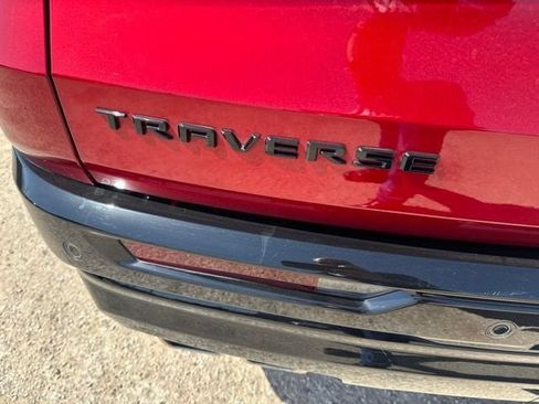 Used 2025 Chevrolet Traverse RS w/ LPO, Floor Liner Package FWD image 6