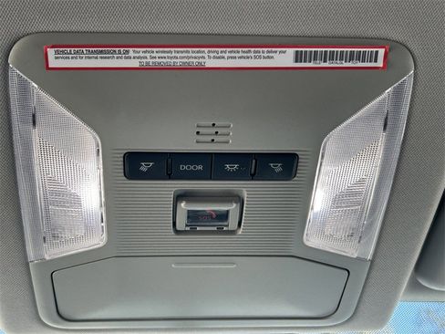 Used 2022 Toyota RAV4 LE image 18