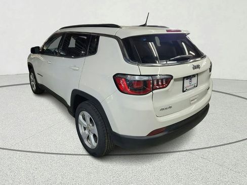 Used 2019 Jeep Compass Latitude w/ Popular Equipment Group AWD/4WD image 4