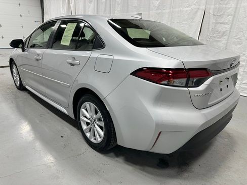 Used 2025 Toyota Corolla XLE image 5