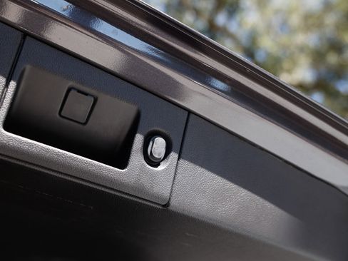 Used 2017 Cadillac Escalade ESV Platinum image 53