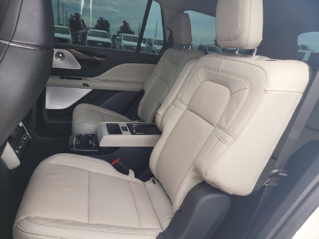 Used 2025 Lincoln Aviator Reserve w/ Equipment Group 201A AWD/4WD image 14