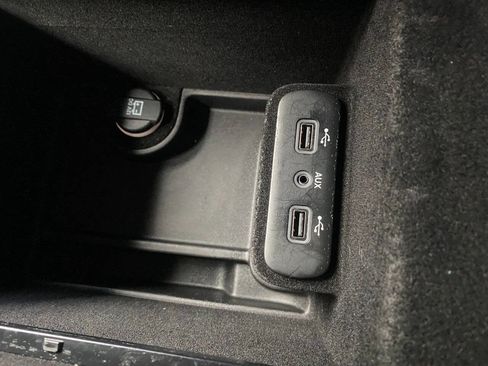 Used 2018 Dodge Charger R/T image 40