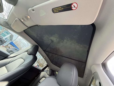 Used 2023 Tesla Model Y Performance image 26