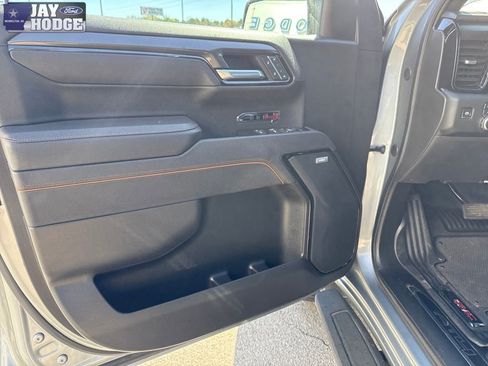 Used 2025 GMC Sierra 1500 AT4 w/ AT4 Premium Package AWD/4WD image 11
